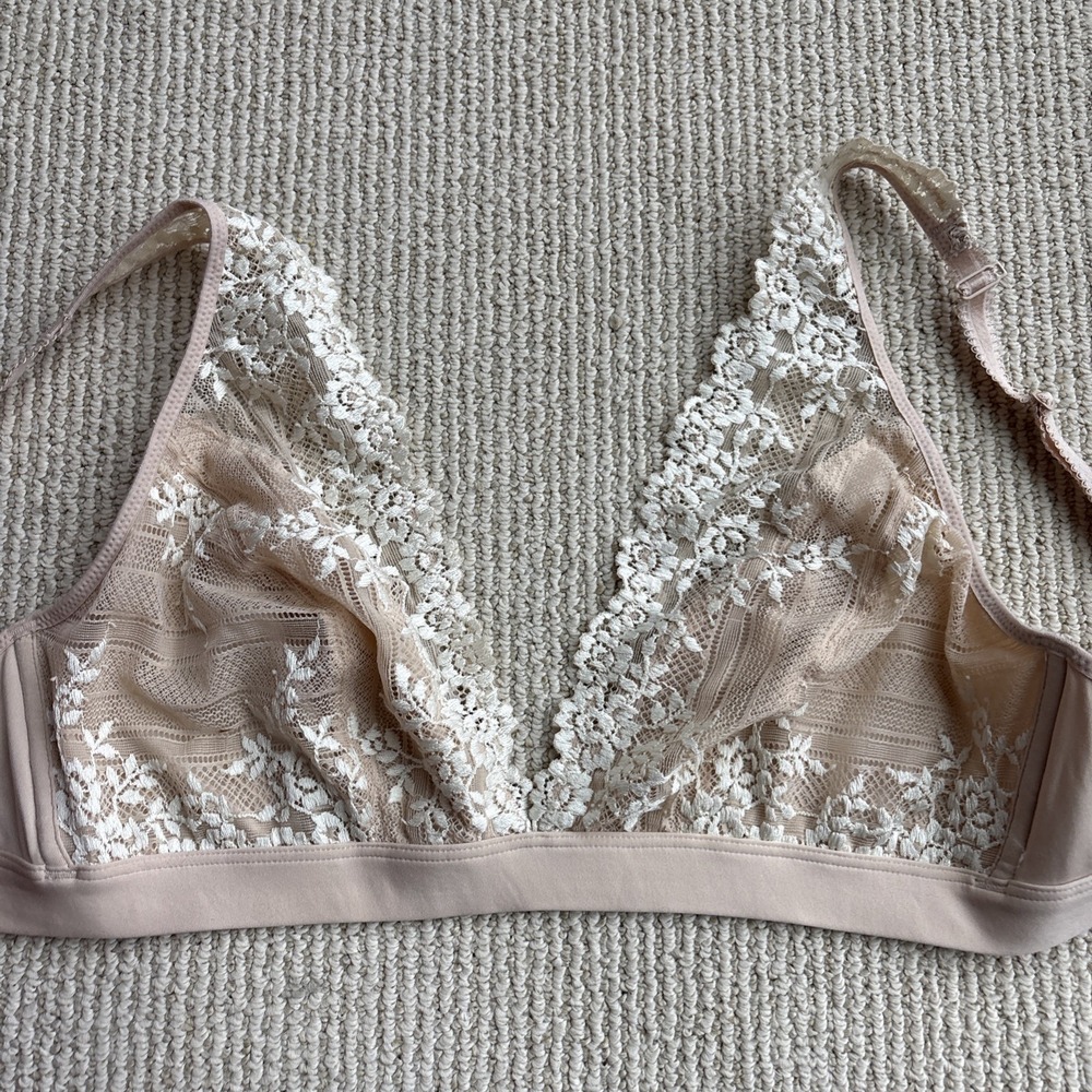 Wacoal 852191 Embrace Lace Beige Nude Ivory Embroidered Wireless Soft Cup Bra 40